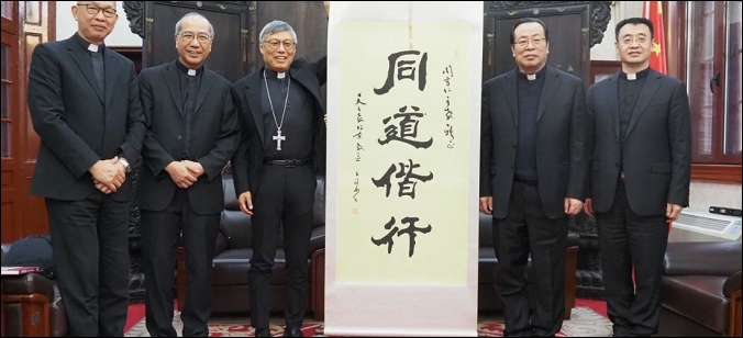 UN PONT PRATICABLE Entretien avec Mgr Stephen Chow, sj, évêque de Hong Kong