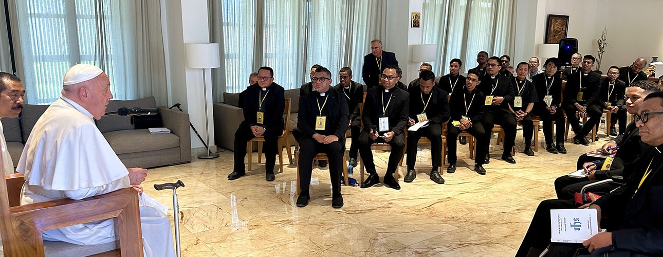 « ALLEZ DE L’AVANT AVEC UNE PRUDENCE COURAGEUSE » Entretiens du pape François avec les jésuites  d’Indonésie, du Timor Oriental et de Singapour