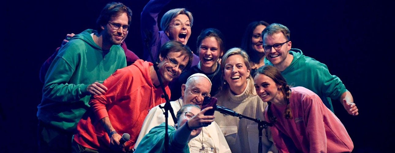 DANS UNE SOCIÉTÉ SÉCULARISÉE, UN « CHRISTIANISME DU TÉMOIGNAGE » : LE 46e VOYAGE APOSTOLIQUE DU PAPE FRANÇOIS